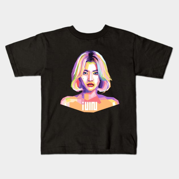 soyeon G idle Kids T-Shirt by Danwpap2